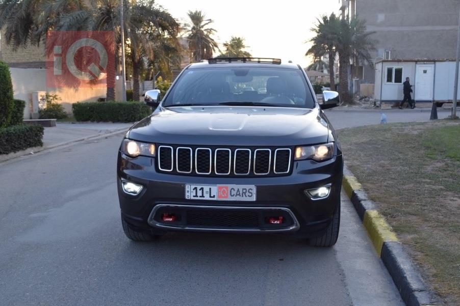 جیپ گراند شیرۆکی